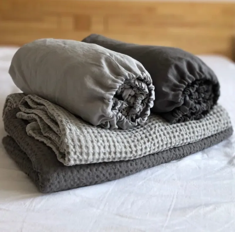 lanove plachty s gumickou na manzelsku postel